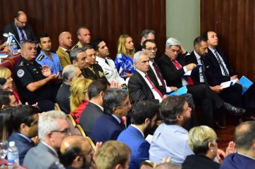 Con un duro diagnóstico y proyectos clave habló Arcioni en el inicio de sesiones