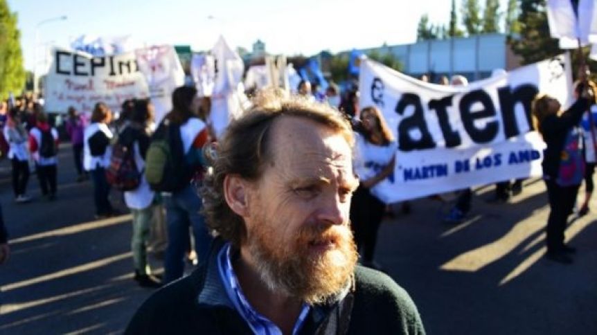 Docentes con los tapones de punta tras los anuncios de Gutiérrez