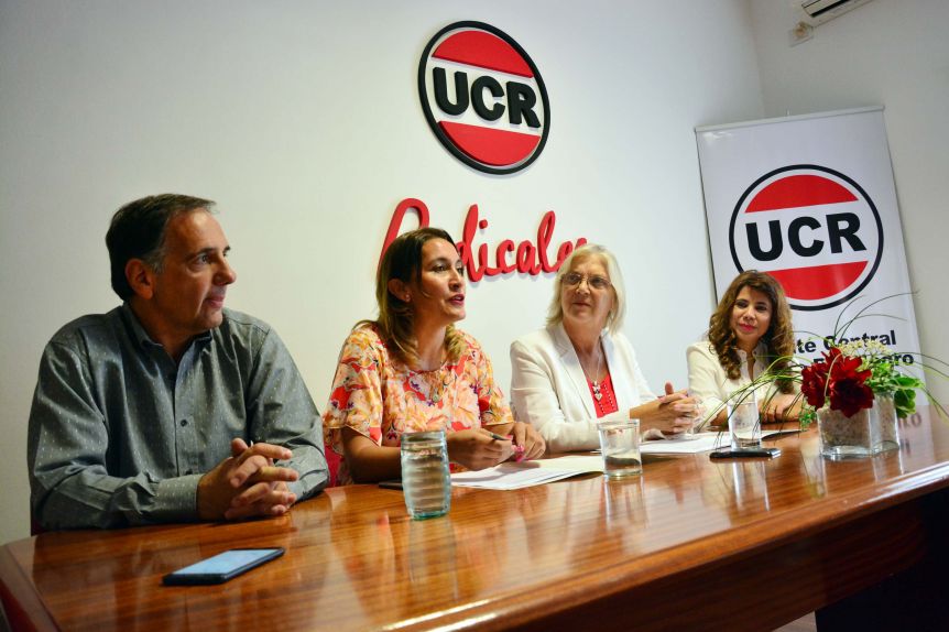 El radicalismo reclama que el Gobierno convoque a la oposición