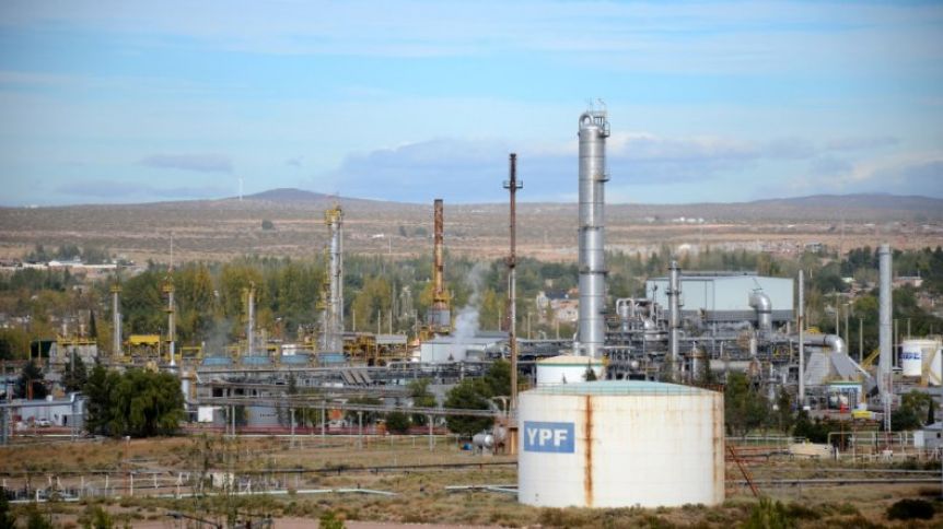 Alerta petrolera: cierres, producción a media máquina y medidas que no llegan