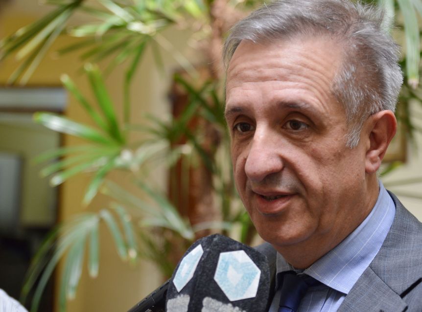 Antonena culpó a Igón pero estampó su firma en el polémico decreto