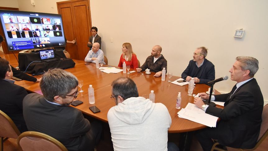 Chubut flexibiliza: libre circulación en localidades sin contagio y ampliación de actividades