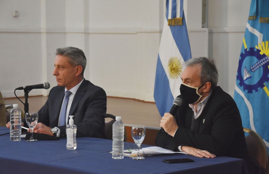 Puratich adelantó que se habilitarán las actividades deportivas individuales