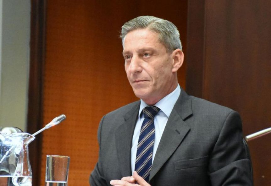 Reaccionó Arcioni y pidió una reunión urgente con las autoridades de YPF