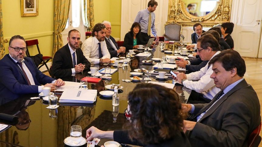 Antes de la cumbre tripartita, el Gabinete económico analiza medidas post pandemia