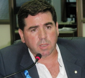 Ñonquepán arremetió contra el municipio
