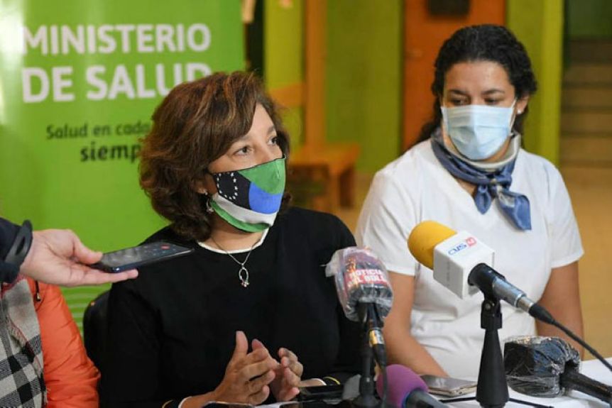 Carreras destituyó a dos funcionarios por no hacer la cuarentena