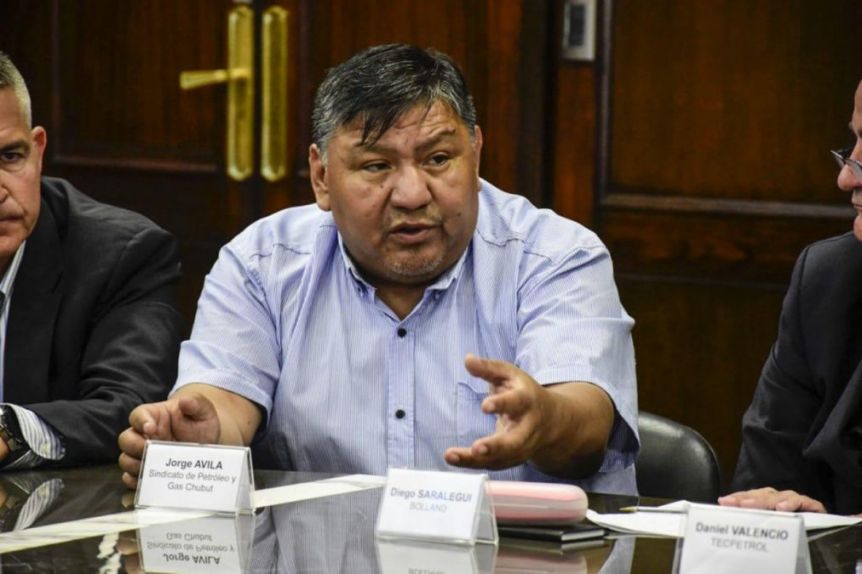 Reactivación petrolera: Avila anunció la subida de siete equipos de YPF y uno de Capsa