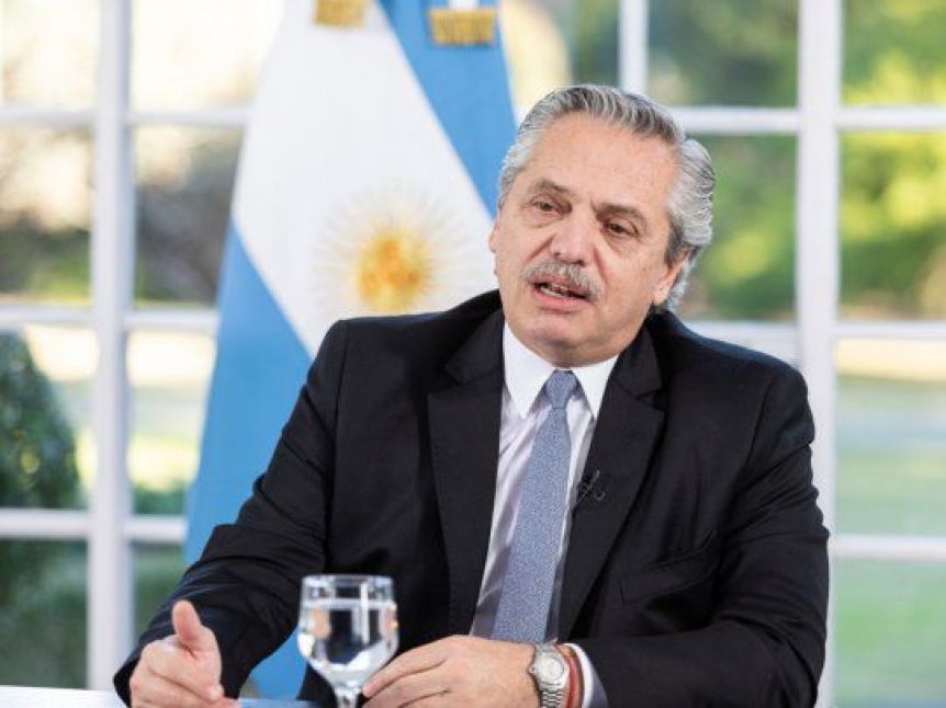 Fernández anunció un plan de 44 obras para varios municipios santacruceños