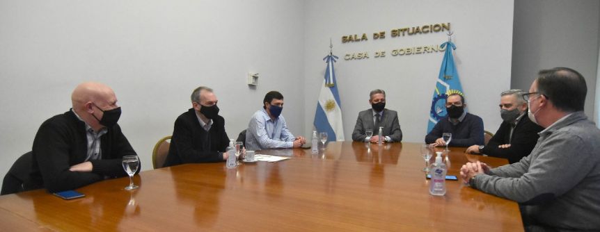 Arcioni se reunió con intendentes de la Comarca Andina
