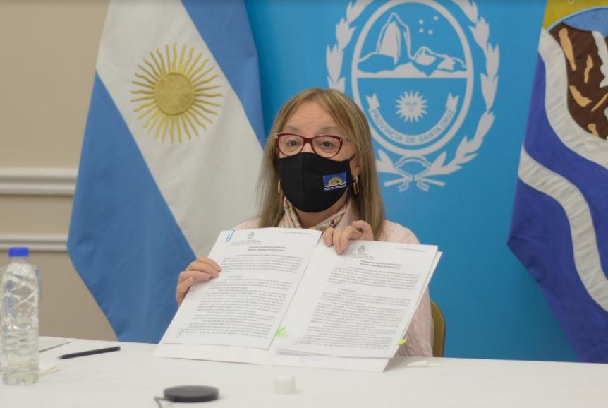 Alicia puso el gancho y las tierras de las Cuevas de las Manos son de la Provincia
