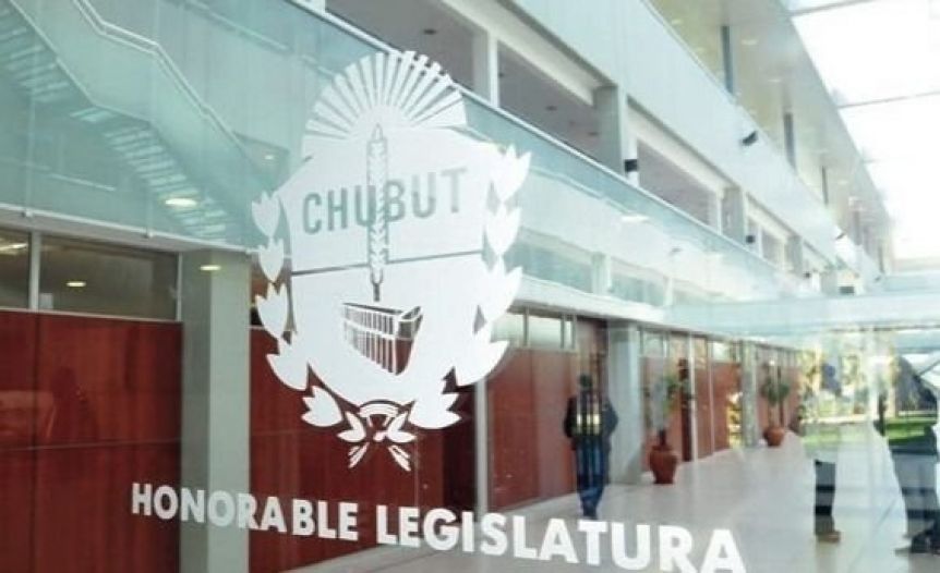 Alivio en la Legislatura tras el negativo de los 19 empleados hisopados