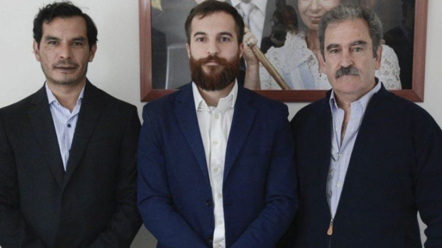 Gleadell asumió en SPSE y debutó con críticas por la designación de su hijo
