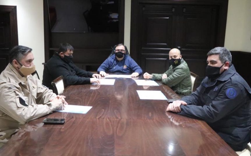 Belloni y su gabinete aislados por un caso positivo en el Municipio