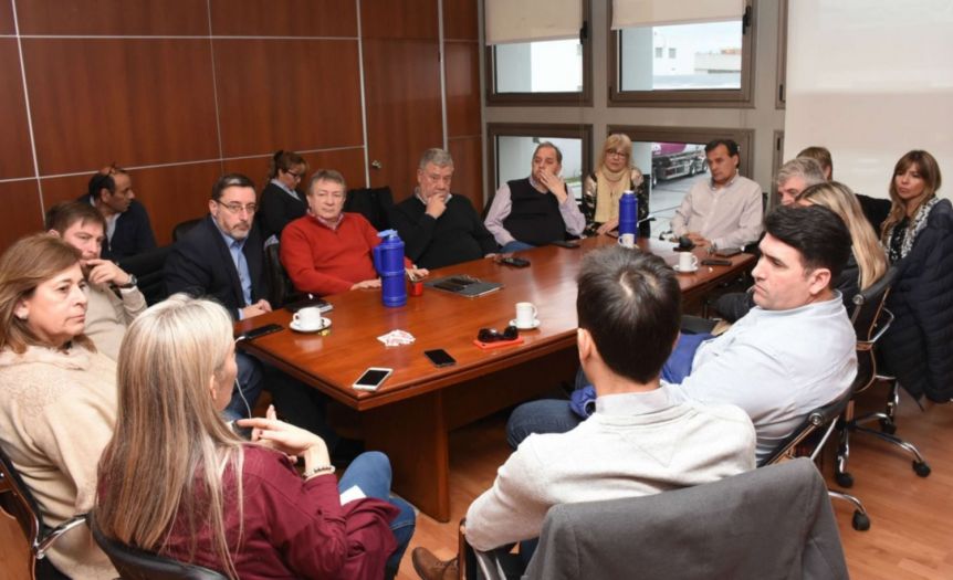 Los “ortodoxos” cruzaron al mackarthysmo tras la grieta que generó el cierre de listas