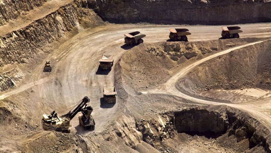 Arcioni presiona por la minería y ya habla de hacer una zonificación en la provincia