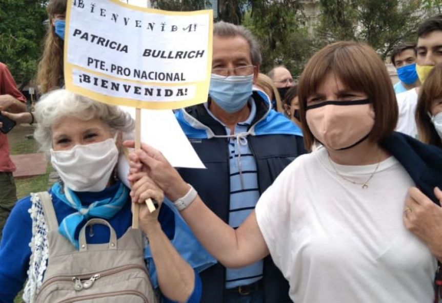 Escándalo: Patricia Bullrich viajó a marchar por la República con pasajes del Senado