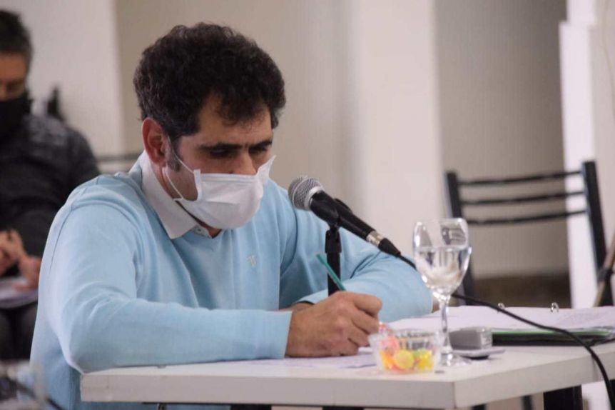 El concejal acusado de violencia de género no volverá por ahora a su banca