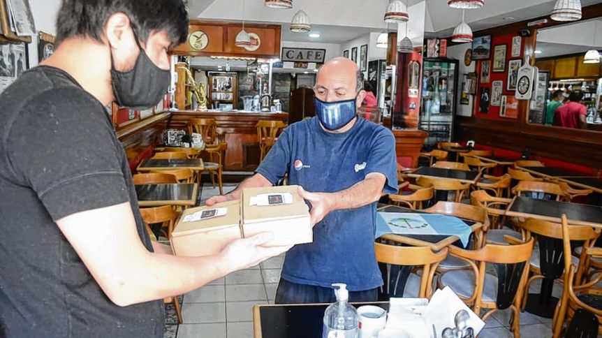 Una medida esperada: hoy vuelven bares y gastronómicos