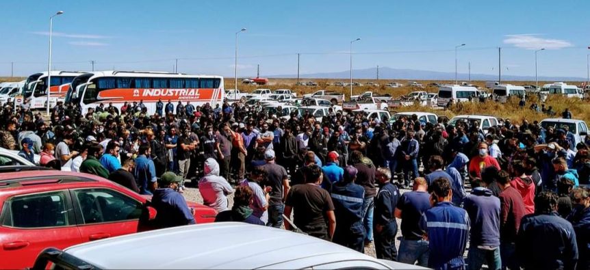 Petroleros en Asamblea Permanente: