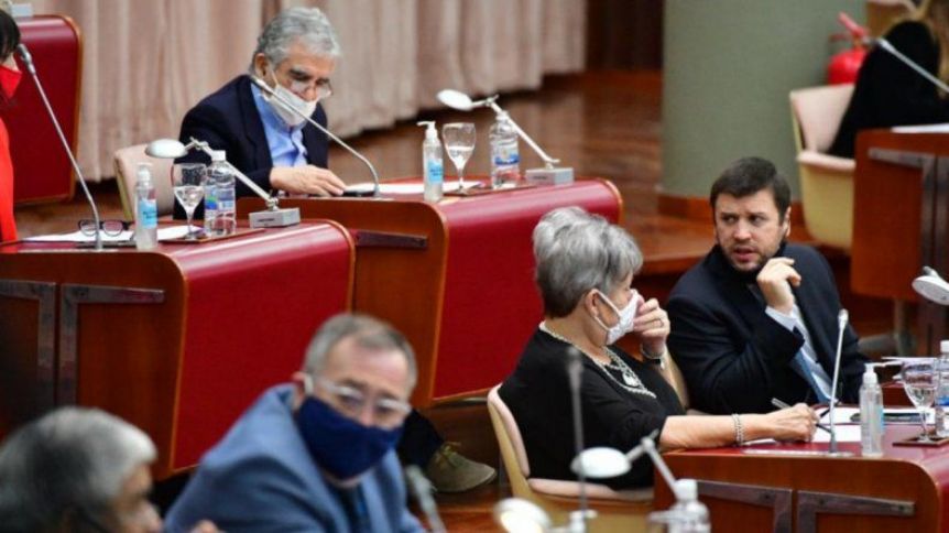 Coimas en la Legislatura: la Unidad Antilavado analizará las cuentas de los diputados