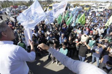 Los gremios respaldaron a Arcioni y pidieron que se debata abiertamente la minería