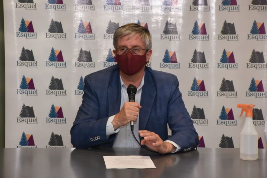 El Intendente de Esquel otra vez aislado por contacto estrecho con positivo