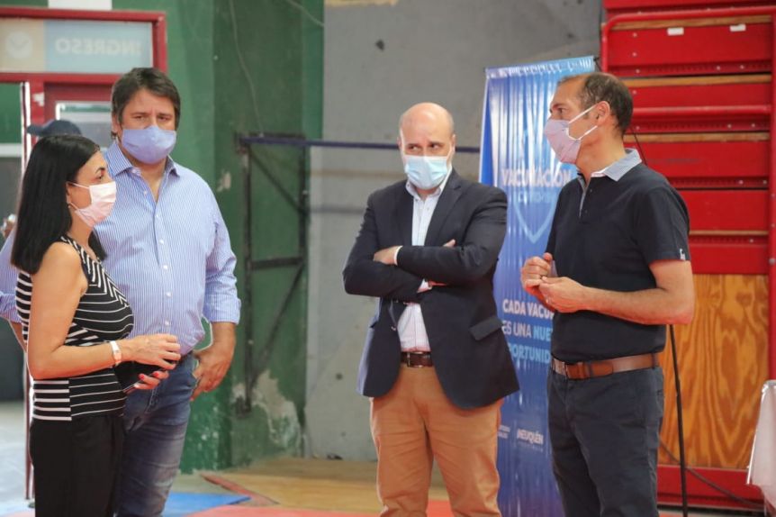 Desde el gobierno recogieron el guante y cruzaron a la oposición