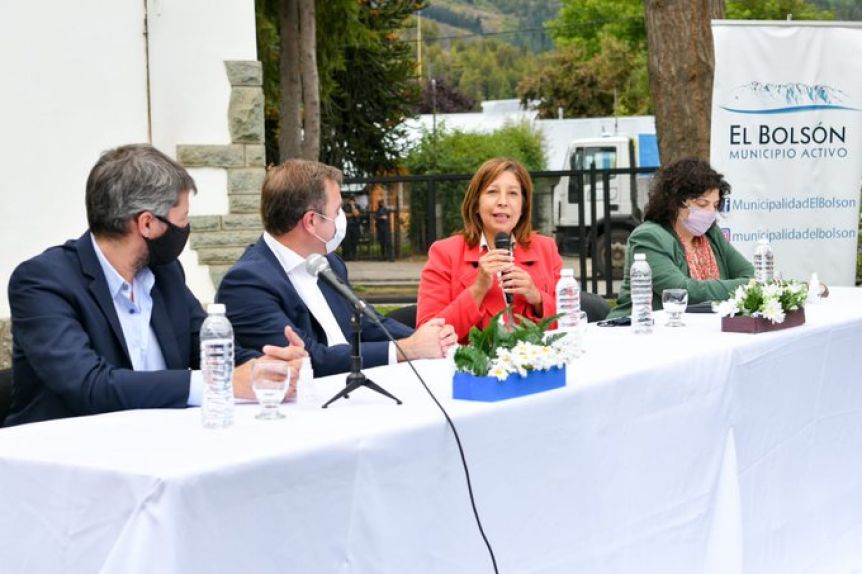 Preocupación por el incendio: se trasladó gran parte del gabinete hasta El Bolsón