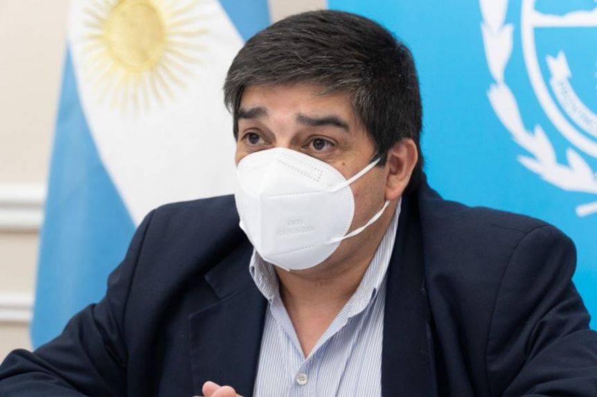 Tras el escándalo, el ministro defendió el sistema de vacunación