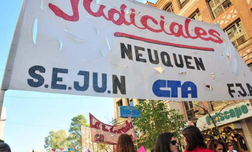 Sin acuerdo, los judiciales endurecen las medidas de fuerza y anuncian paro