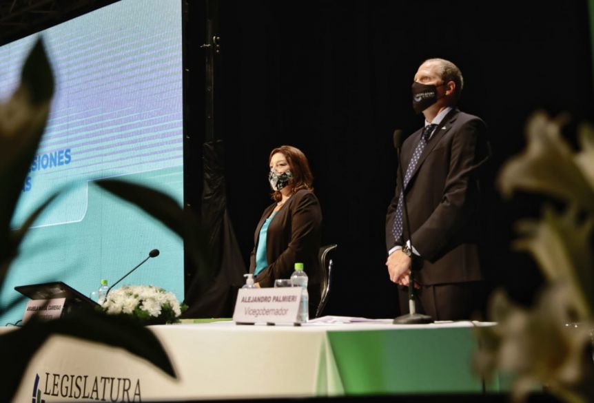 Arabela abrió las sesiones en la Legislatura y destacó la inversión del Estado en pandemia