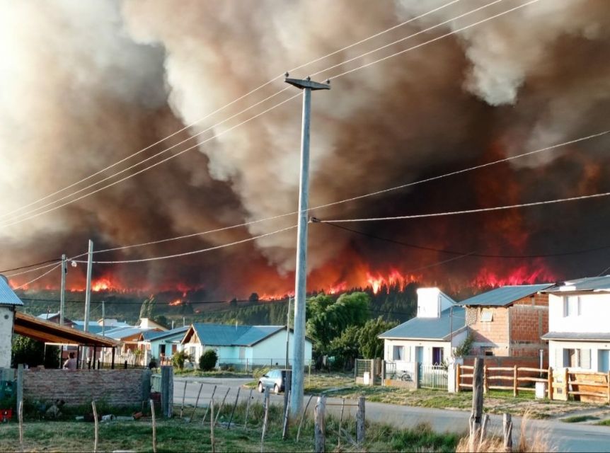 Teoría del conflicto territorial: Weretilneck vinculó los incendios con las tomas en El Foyel