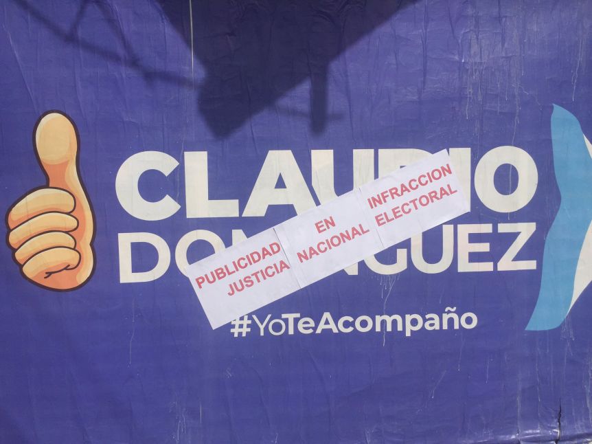 No se la dejaron pasar: afiche del MPN fue denunciado por estar en infracción
