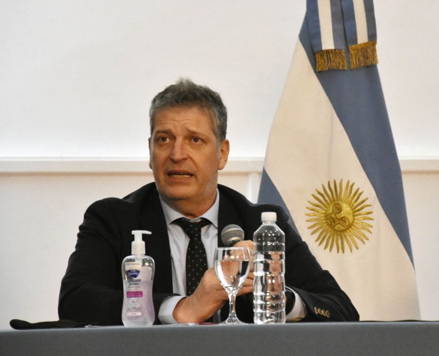 Tras el escándalo, Alvaredo presenta hoy su renuncia