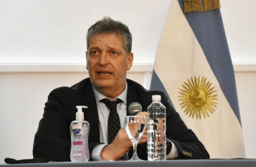 Renunció el presidente del Banco y pidió disculpas a través de las redes