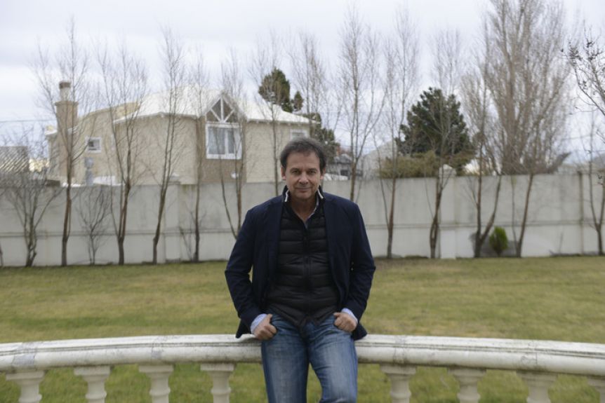 El senador Costa continúa internado en terapia pero estable