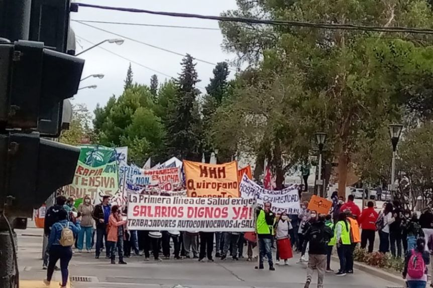Provincia paga hoy el bono Covid pero la tensión no cesa y se suman más gremios al paro