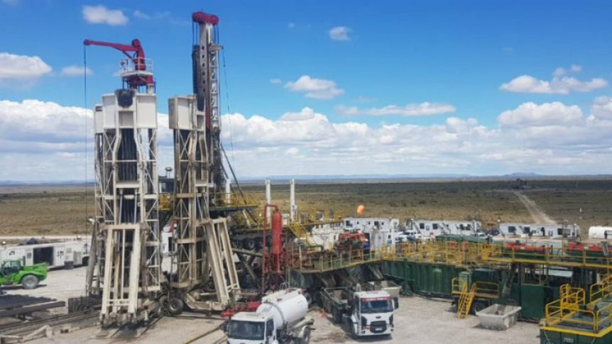 Otra vez Sinopec: Petroleros se planta ante Provincia por las amenazas de despidos