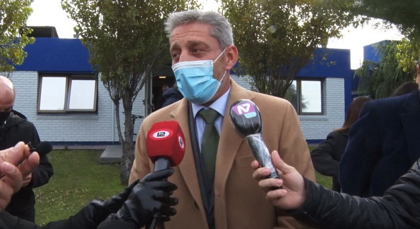 Fuerte respaldo de Arcioni al director del Banco investigado por la Justicia