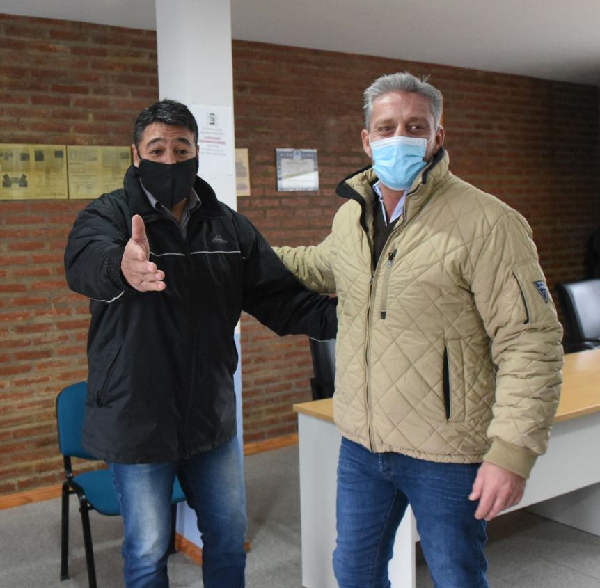 Arcioni en Paso de Indios: obras, anuncios y charlas sobre la zonificación minera