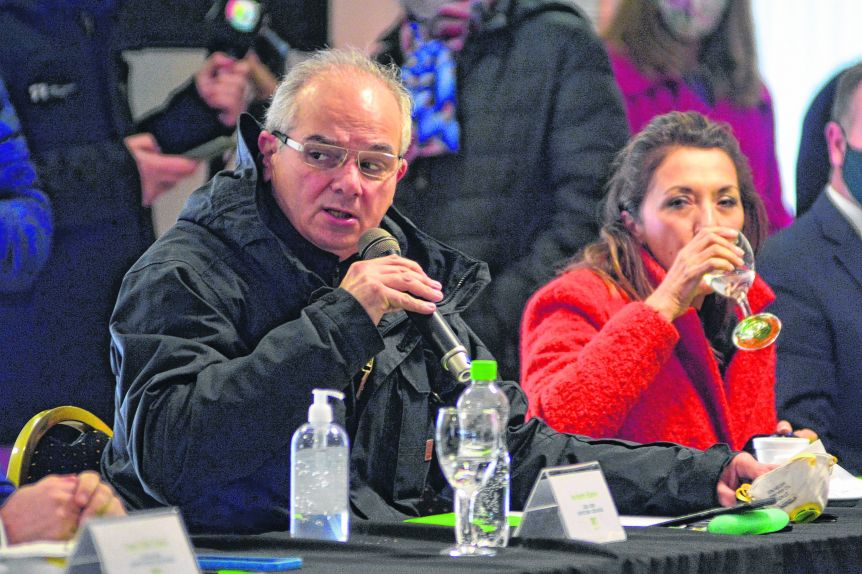Blanes coquetea con la UCR pero el PRO no lo quiere: peligra la unidad en JxC