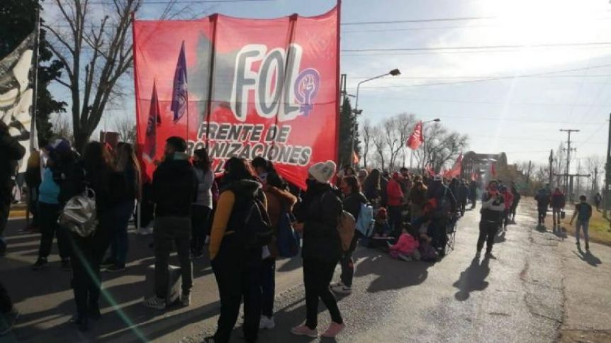 Tensión: organizaciones sociales advierten que podrían acampar en los puentes por tiempo indeterminado