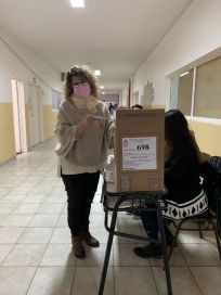 PASO 2021: Votan los y las precandidatas de Santa Cruz