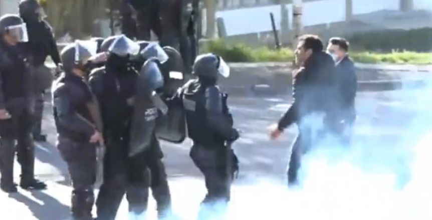 Represión en Caleta Olivia: la policía se enfrentó con municipales