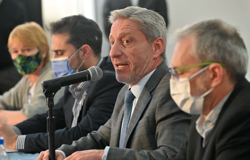 Proyecto de cannabis y mensaje político, los ejes de los encuentros encabezados por Arcioni