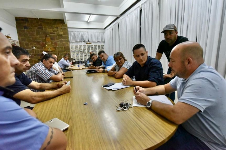 Alta tensión: acuartelamiento de ministros y reuniones a la medianoche con la Policía