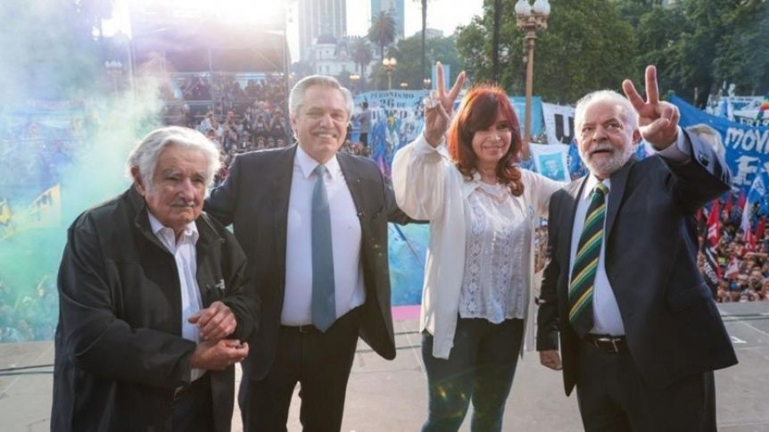 Repercusiones tras los discursos de Alberto y Cristina en el acto por la Democracia
