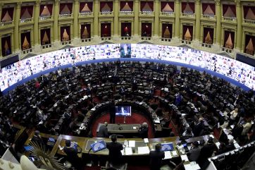 Vidal hace valer su banca: sus primeros movimientos en un Congreso ajustado