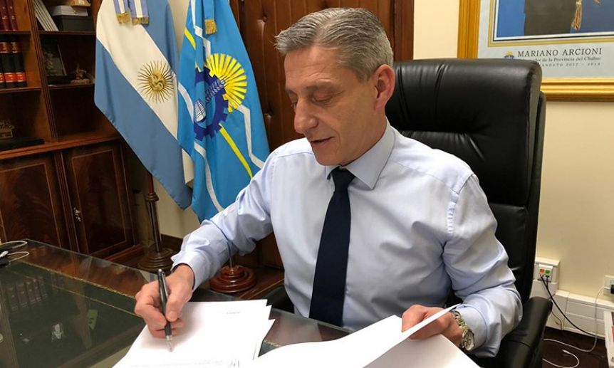 Minería caliente: Arcioni promulgó la Ley y la Legislatura suspendió la sesión de hoy